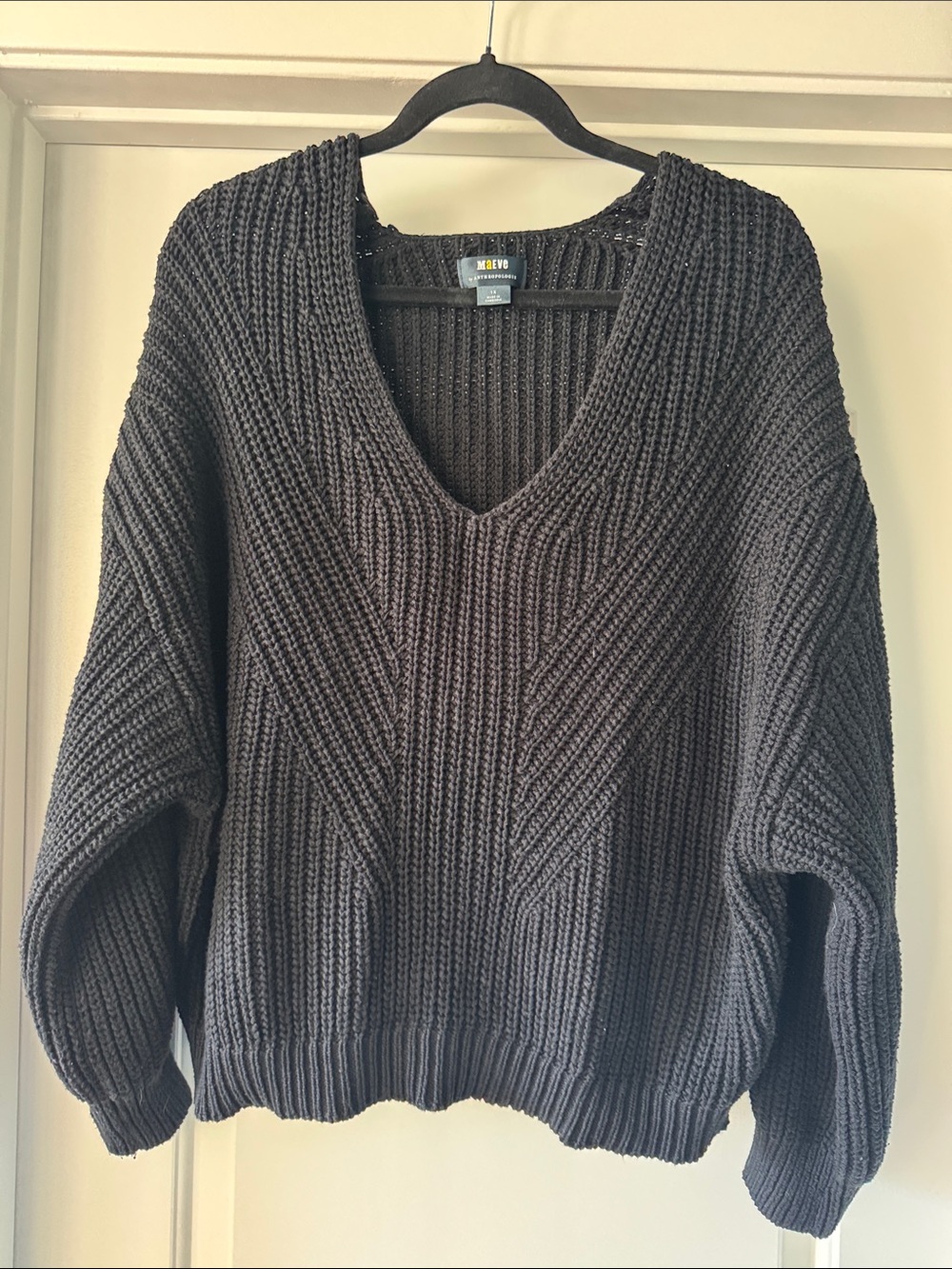 Maeve Women's Chunky V-Neck Sweater in Black